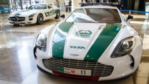 ASTON MARTIN ONE-771.620.000 euros. (4WheelsofLux - YOUTUBE)